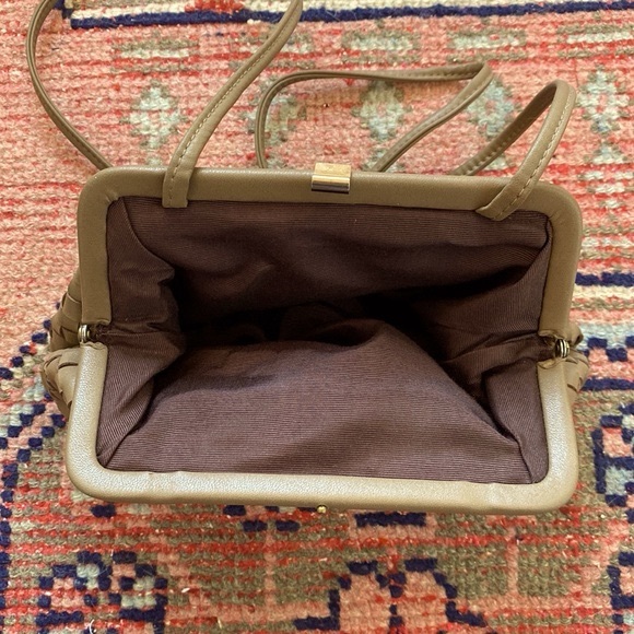 Taupe Woven Vegan Leather Crossbody Handbag - Picture 7 of 7